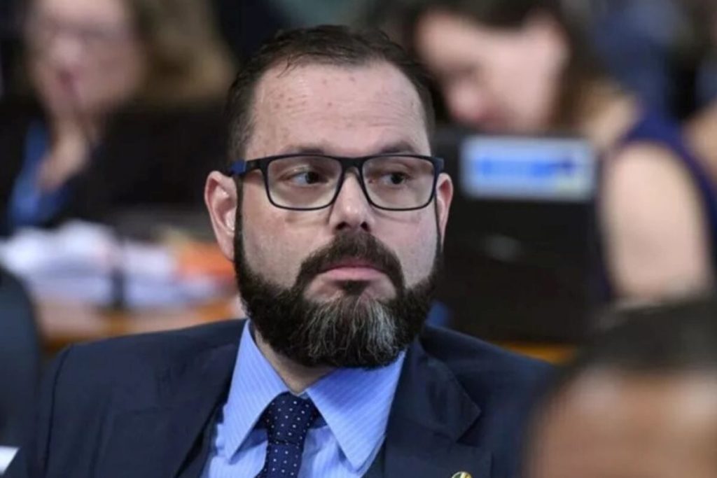 Assessora de Jorge Seif encerra CNPJ de loja Após Questionamentos