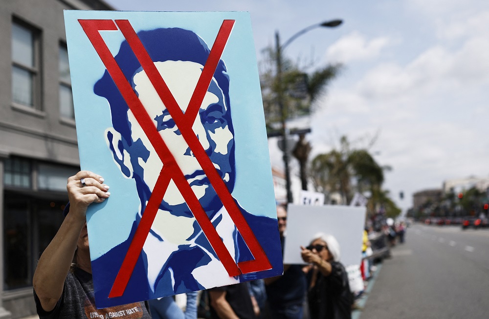 Governo Trump desfaz Departamento de Eficiência criado com apoio de Elon Musk