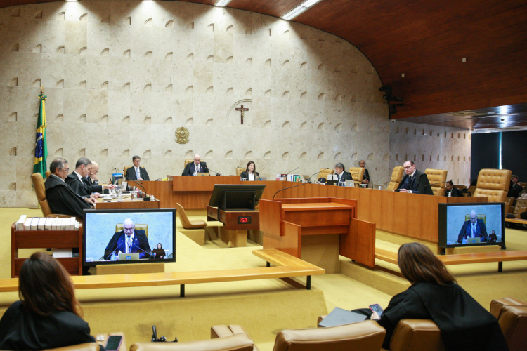 Supremo adia julgamento crucial sobre vínculo empregatício em aplicativos