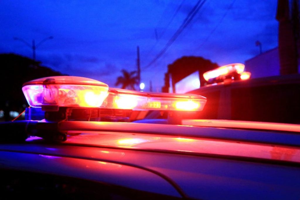 Mãe resgatada em Cuiabá após denúncia de cárcere privado pelo filho