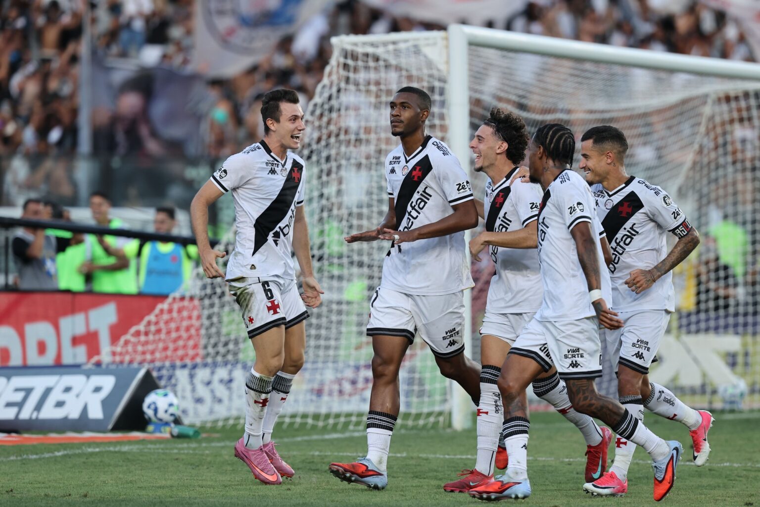 Vasco busca fim de jejum contra o juventude em são januário
