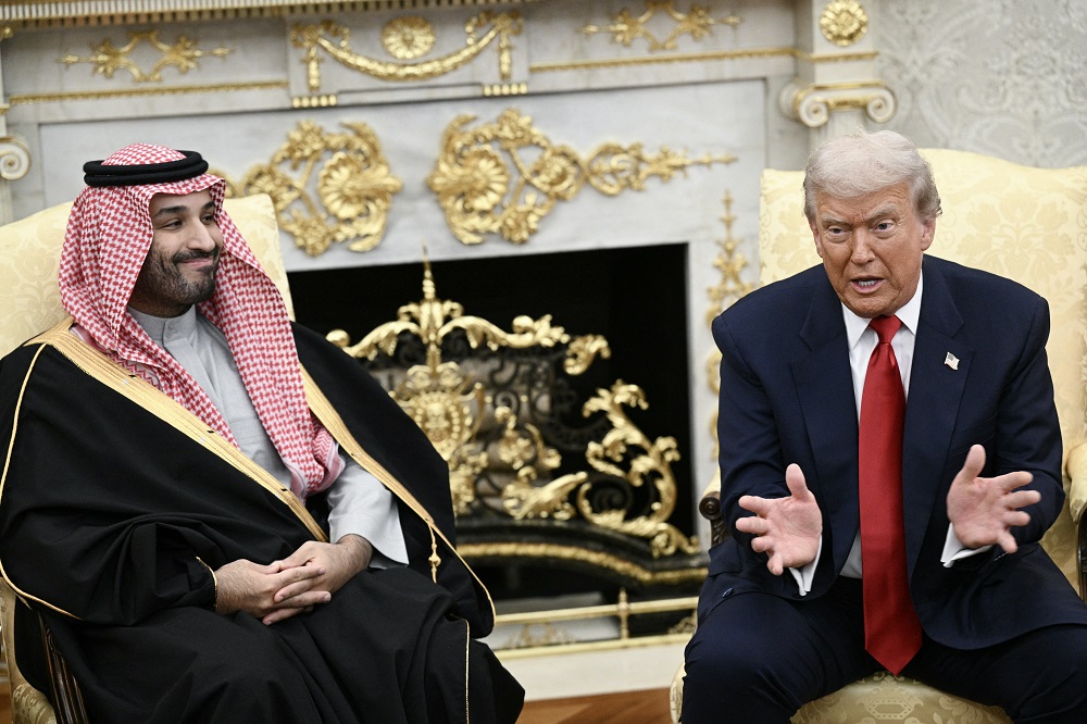 Trump promete agir pela paz no sudão após pedido de príncipe saudita