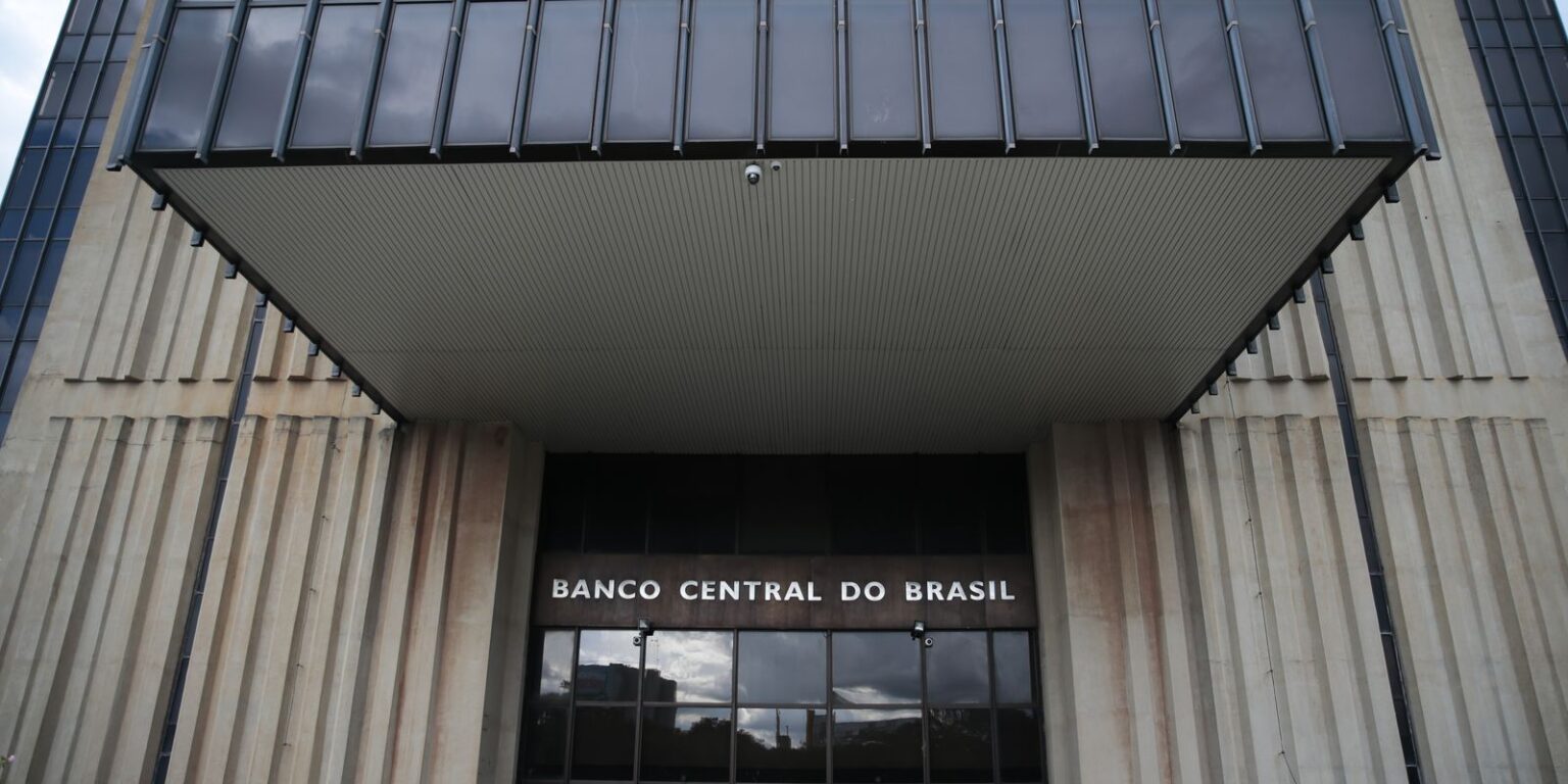 Banco central endurece regras contra fraudes em contas bancárias