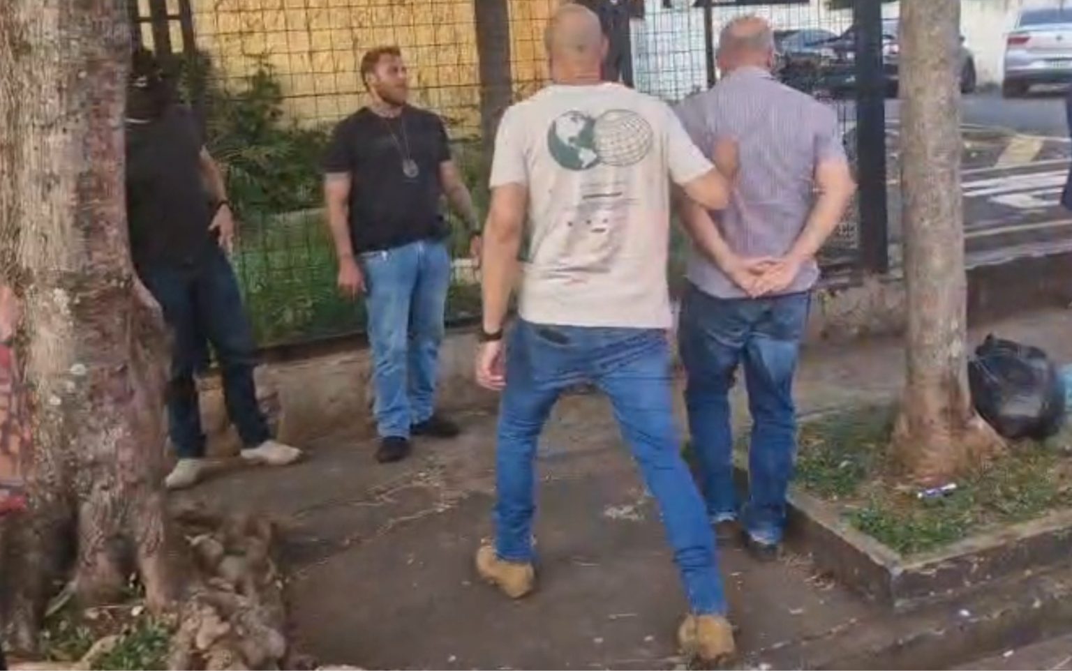 Preso suspeito de receptar joias roubadas e vendê-las em programa de tv