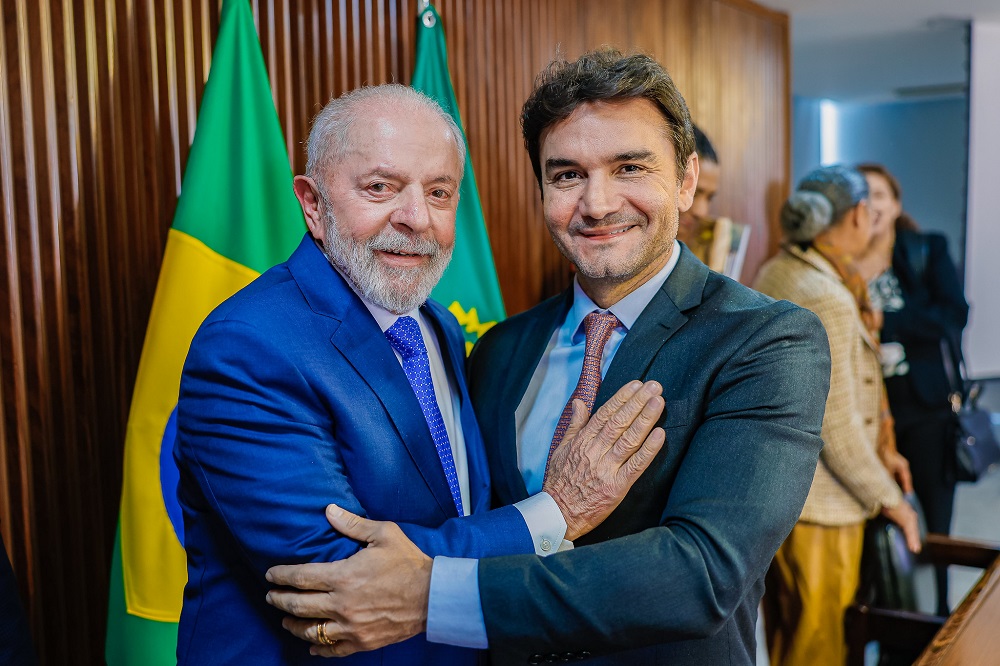 Lula anuncia Mudança no Ministério do Turismo com saída de Celso Sabino em uma