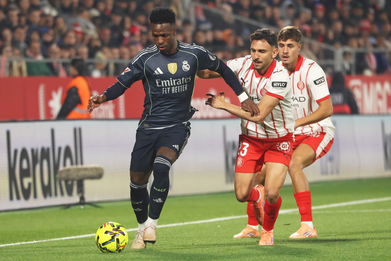 Vini Jr. provoca torcida do Girona Durante empate do Real Madrid