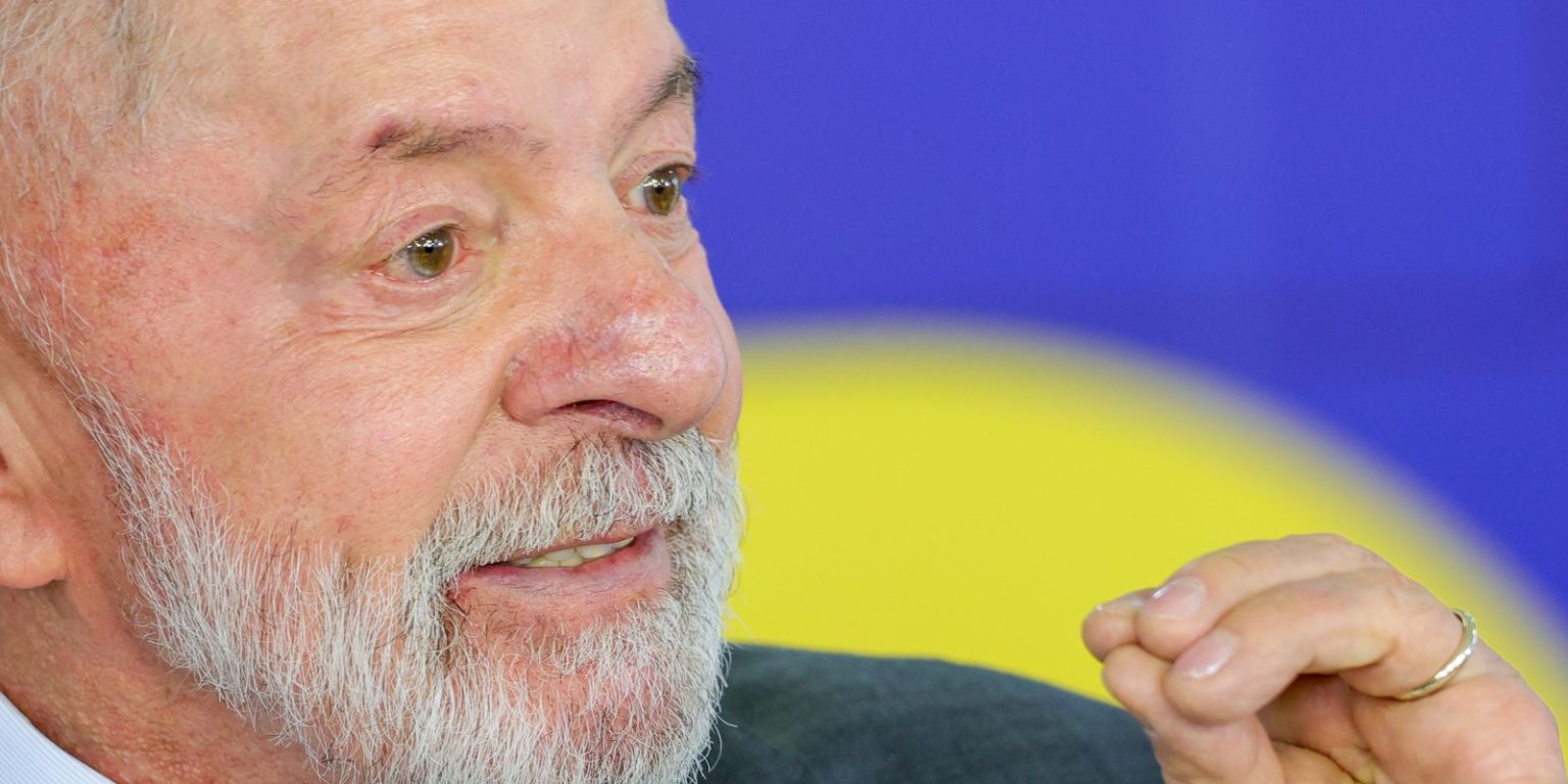 Saúde Presidencial: Lula Demonstra Recuperação Ocular Satisfatória Pós-Cirurgia de Catarata