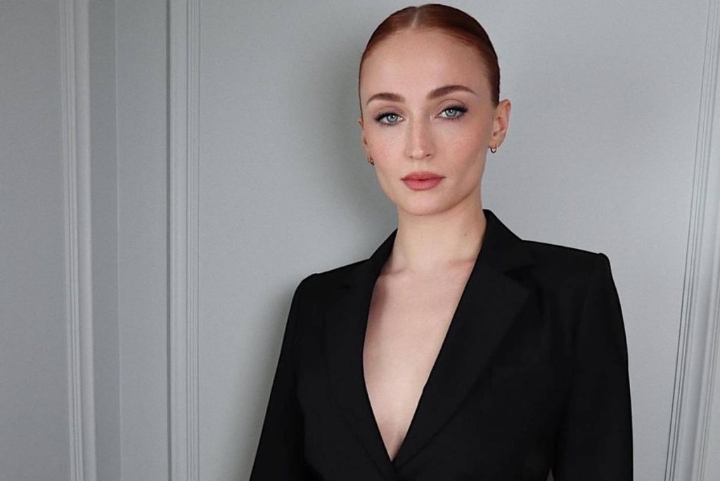 Sophie Turner Revelada como a Nova Lara Croft em Série Live-Action de Tomb Raider do Prime Video