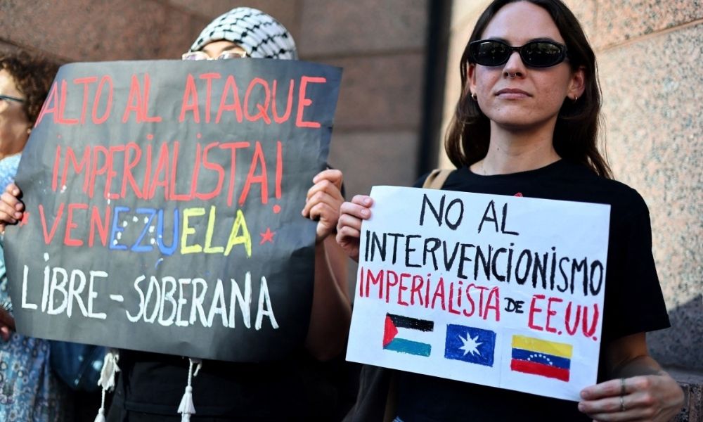 Crise na Venezuela: Chavistas protestam em Caracas após Detenção de Maduro