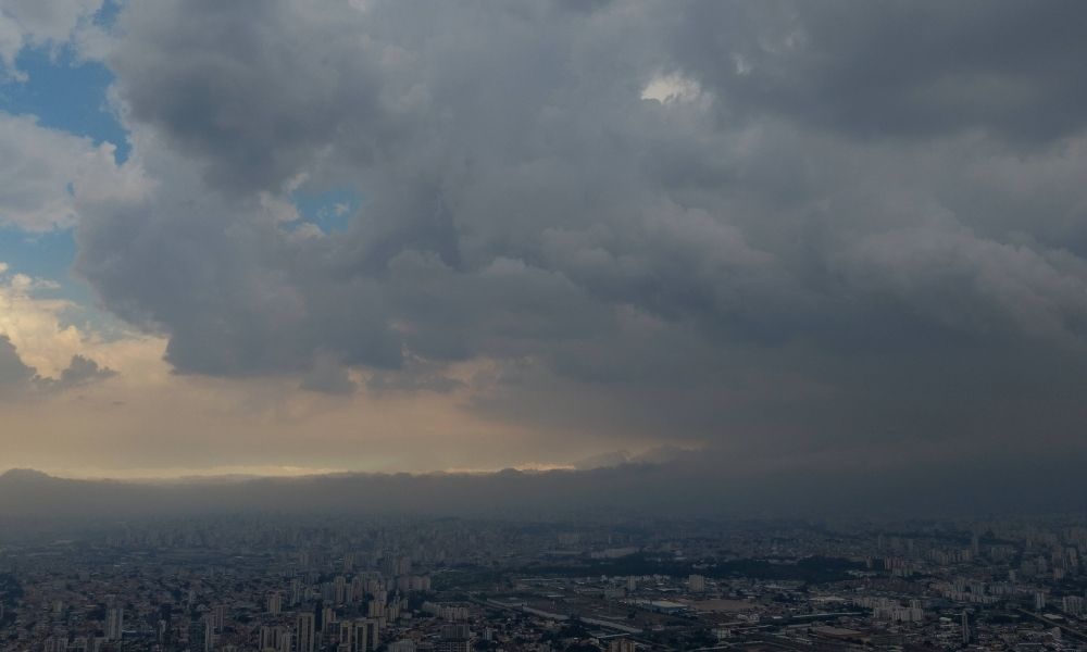 Chuva Intensa Causa Caos e Alagamentos Generalizados na Região Metropolitana de São Paulo