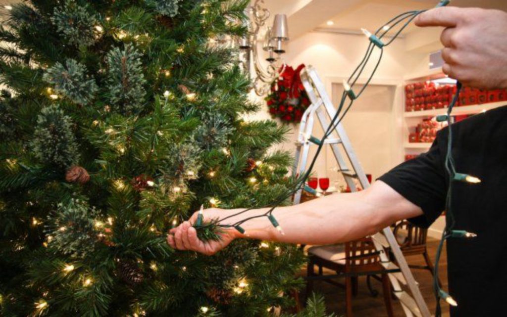 Desmontar a árvore de Natal: dicas Essenciais para armazenar Decorações