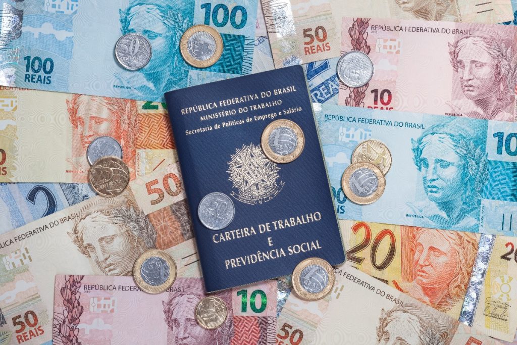 Salário Mínimo: Nove Décadas de História e uma Projeção de R$ 82 Bilhões para a Economia em 2026