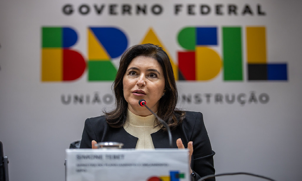 Do Panamá à Urna: Lula Articula Eleições de 2024 com Projeção de Simone Tebet e Saída de Ministros