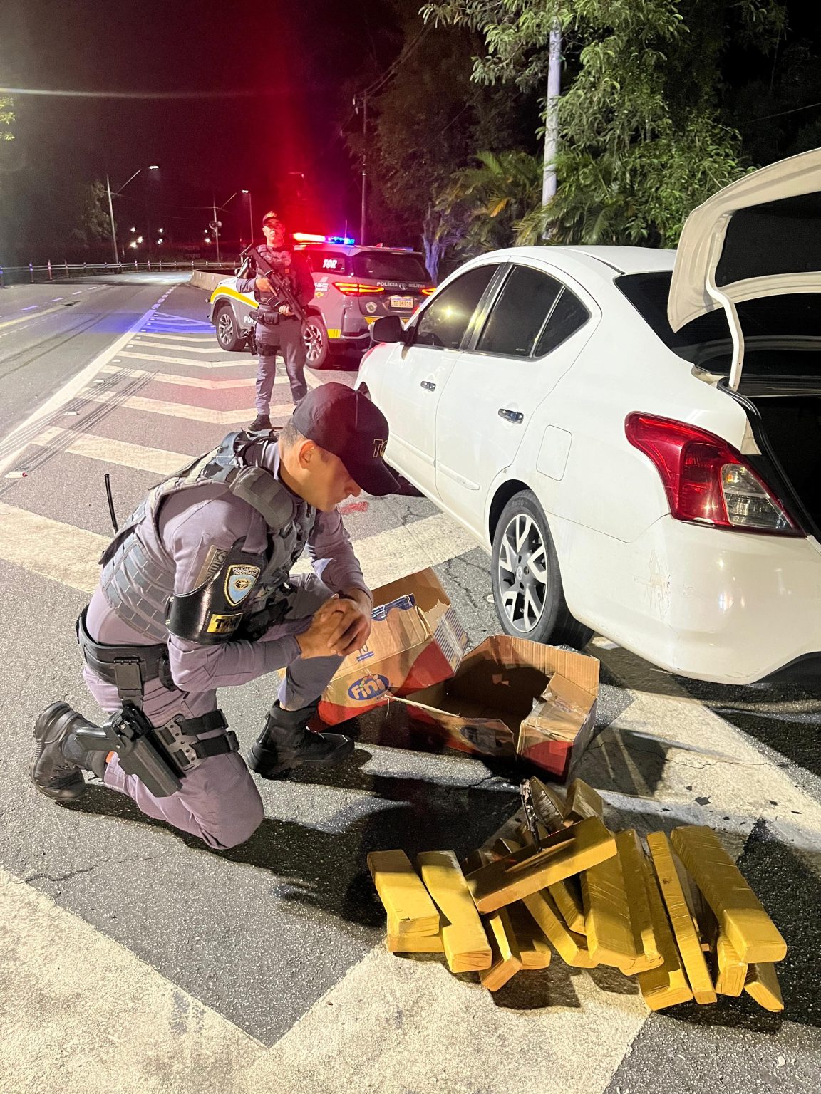 Interceptação na Rodovia dos Tamoios: Homem Preso com 20 kg de Maconha Destinada ao Litoral Norte