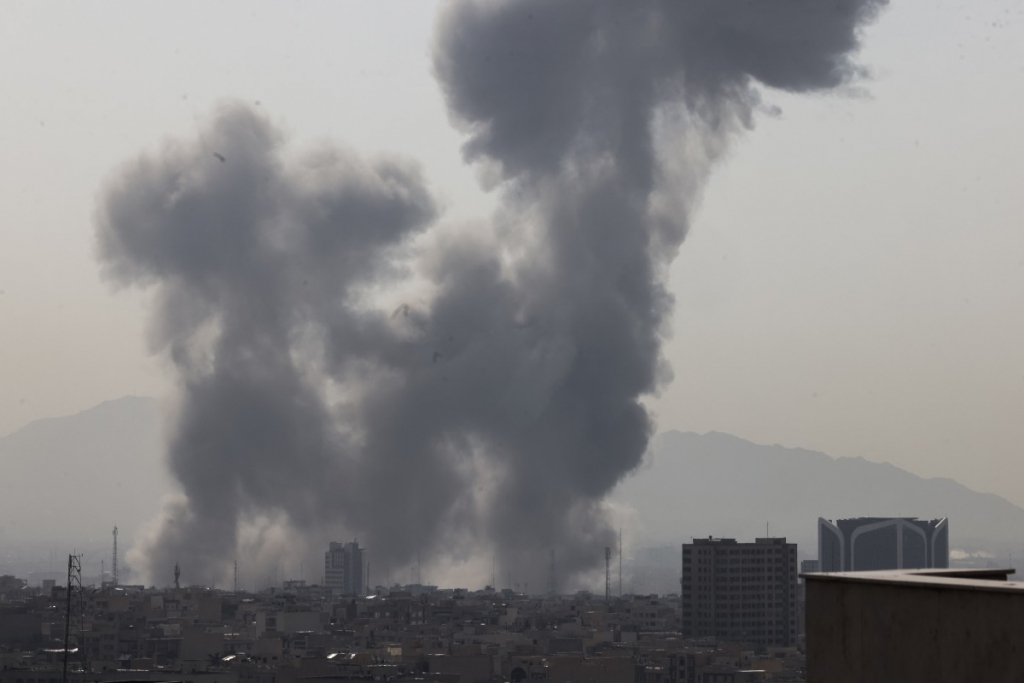 Diplomacia em Alerta: As Reações Globais aos Ataques no Irã e o Risco de Escalada Regional