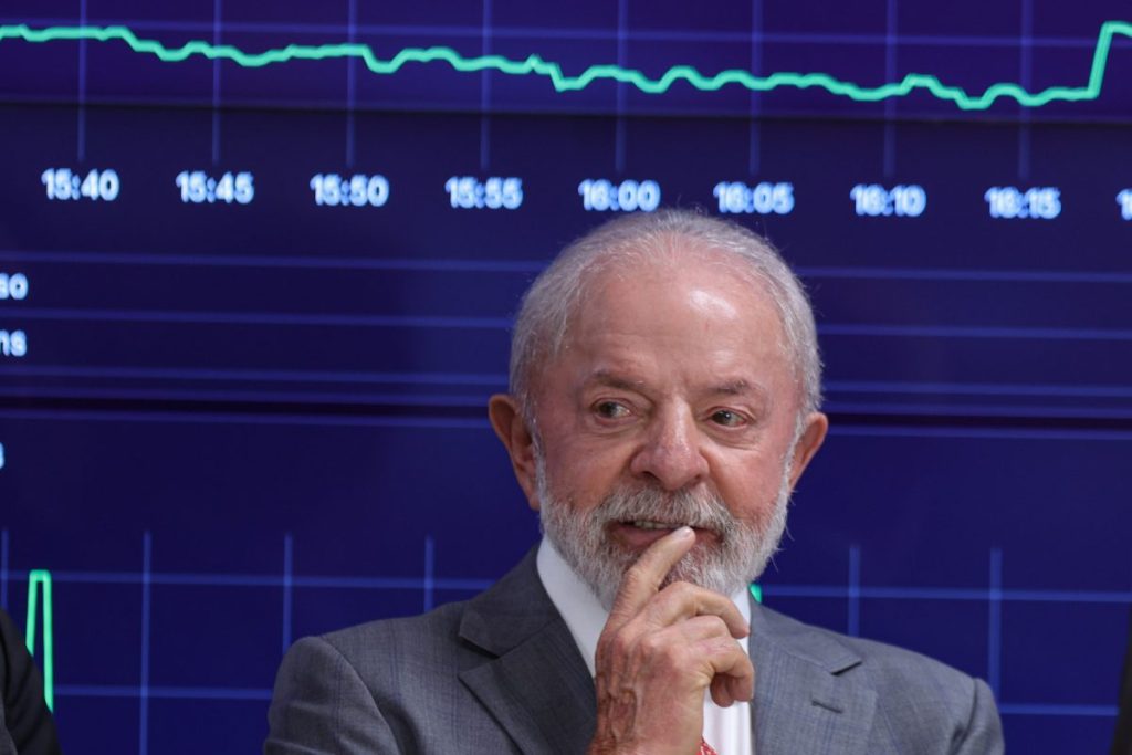 Veto de Lula a ‘Penduricalhos’ Reforça Teto Salarial para Servidores do Legislativo e TCU