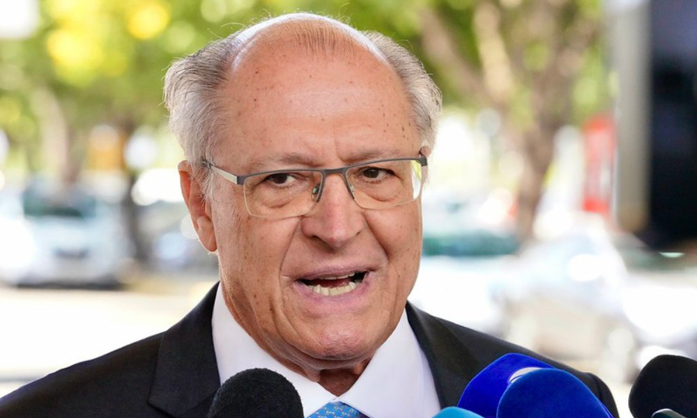 Tarifas dos EUA: Brasil Preserva Competitividade Após Decisão Histórica da Suprema Corte e Anúncio de Nova Taxa Global