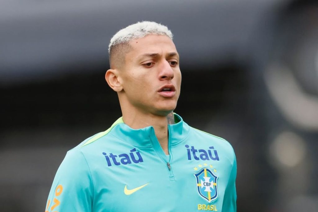 Richarlison Promove Gesto de Solidariedade Após Tragédia de Letícia Maria