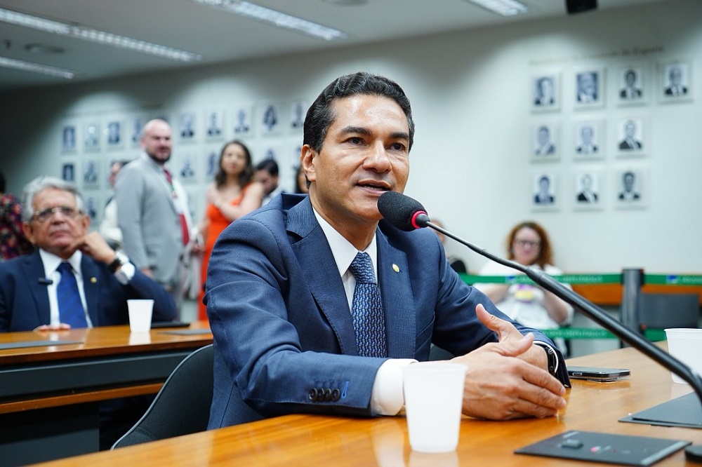 Republicanos: Marcos Pereira Avalia Apoio a Lula como ‘Abaixo da Média’ e Detalha Cenários Políticos
