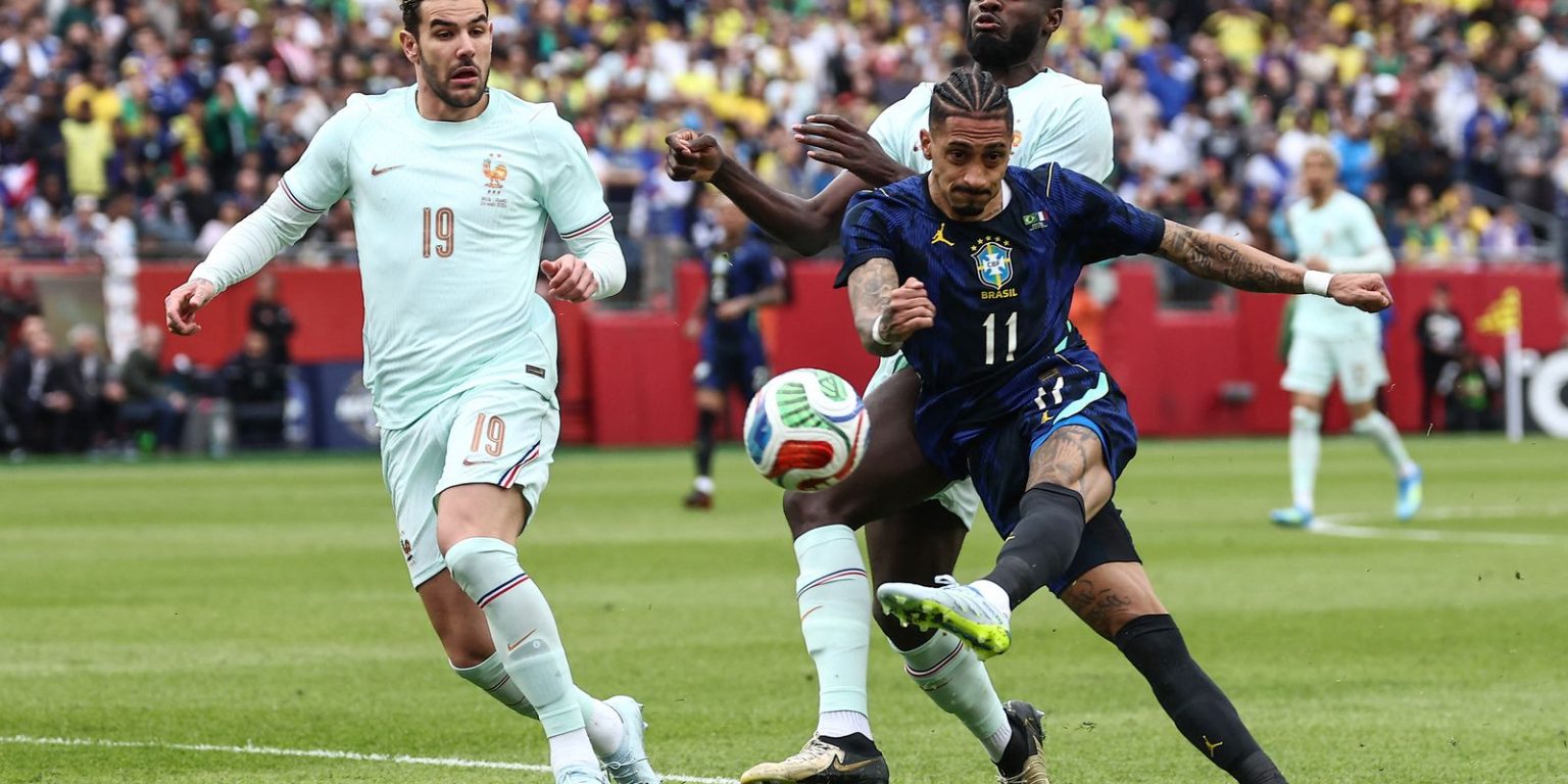 Seleção Brasileira Lida com Desfalques de Raphinha e Wesley por Lesão em Amistosos Cruciais