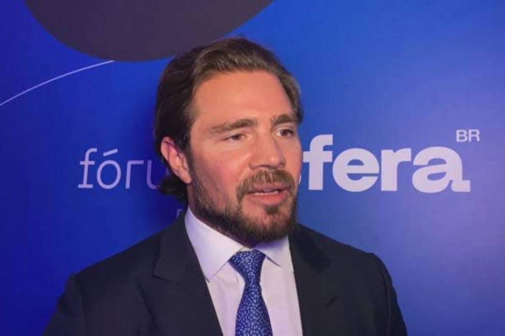 CPI do Crime Organizado Enfrenta Obstáculos: Oitiva de Vorcaro Suspensa Indefinidamente e Depoimento de Mansur Cancelado