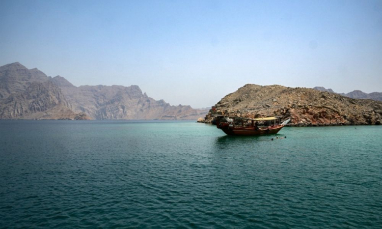 Irã Eleva Tensão: Ameaça Fechar Estreito de Ormuz em Caso de Ataque Americano a Usinas