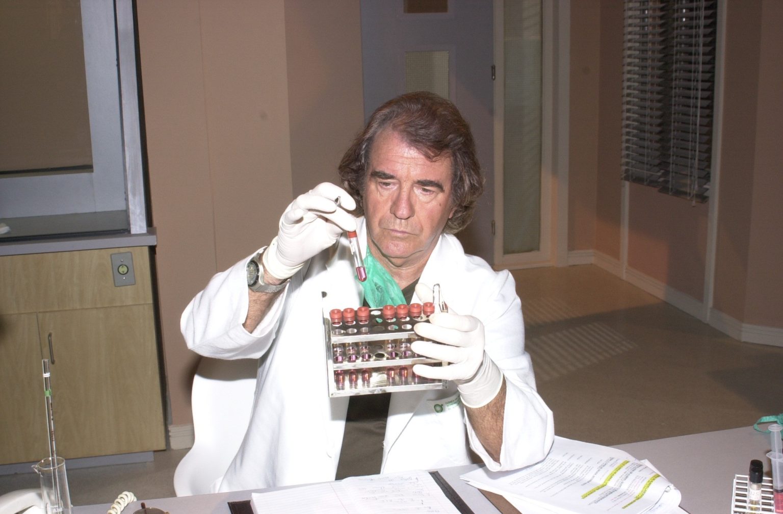 Juca de Oliveira (1935-2024): Seis Décadas de Maestria na Dramaturgia Brasileira