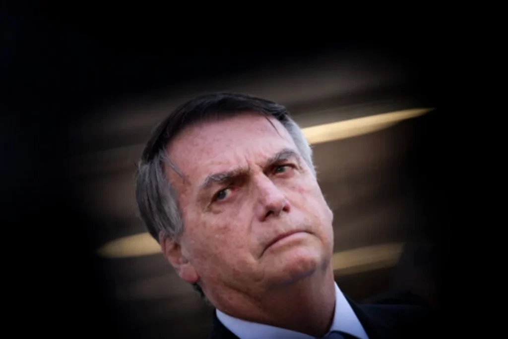 Jair Bolsonaro Recebe Alta Hospitalar e Inicia Prisão Domiciliar com Tornozeleira Eletrônica