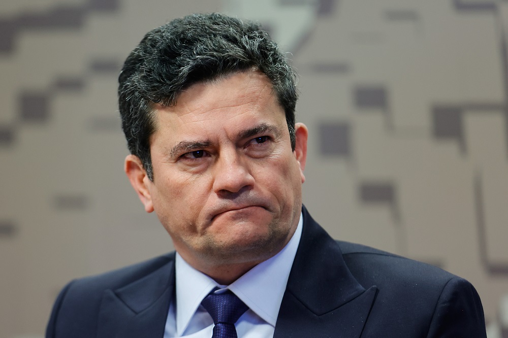 Moro Reforça Aliança com PL e Mira Governo do Paraná, Projetando Flávio Bolsonaro no Estado