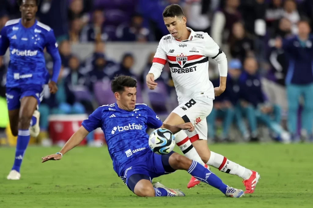 Brasileirão: São Paulo e Cruzeiro Abrem a 10ª Rodada em Confronto de Expectativas