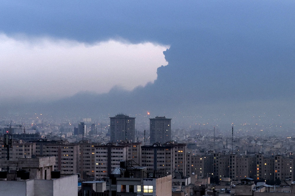 Ataque de Drone Destrói Armazém Humanitário no Sul do Irã, Agravando Crise