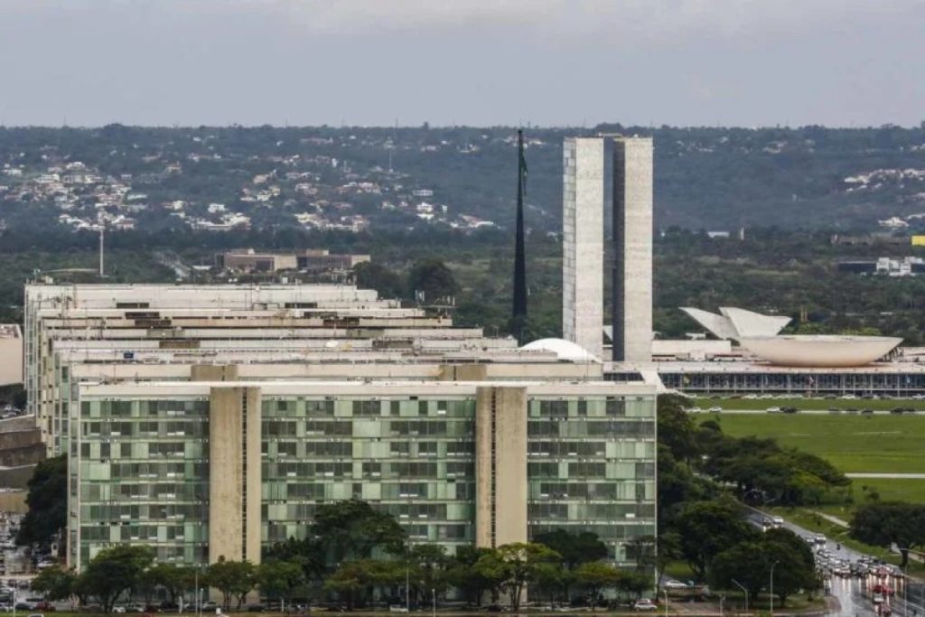 Governo Federal Flexibiliza Expediente para Jogos do Brasil na Copa de 2026 com Compensação Obrigatória