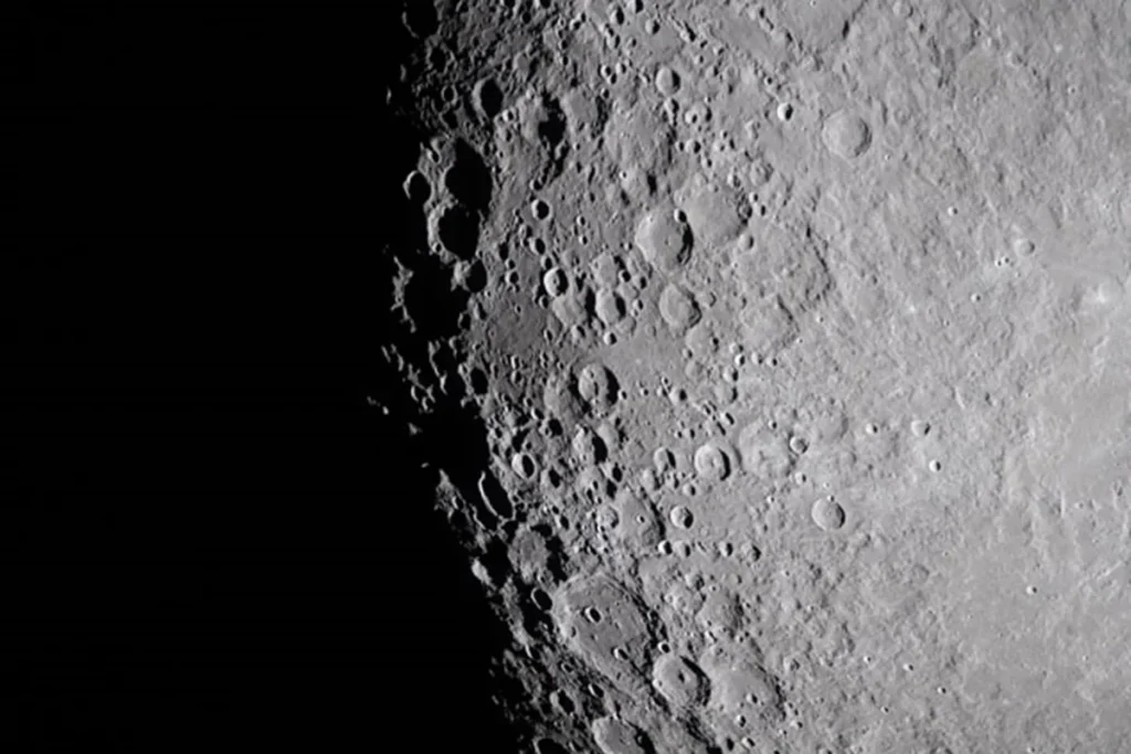Cristal Lunar Reconfigura a Cronologia do Bombardeio de Asteroides no Sistema Solar