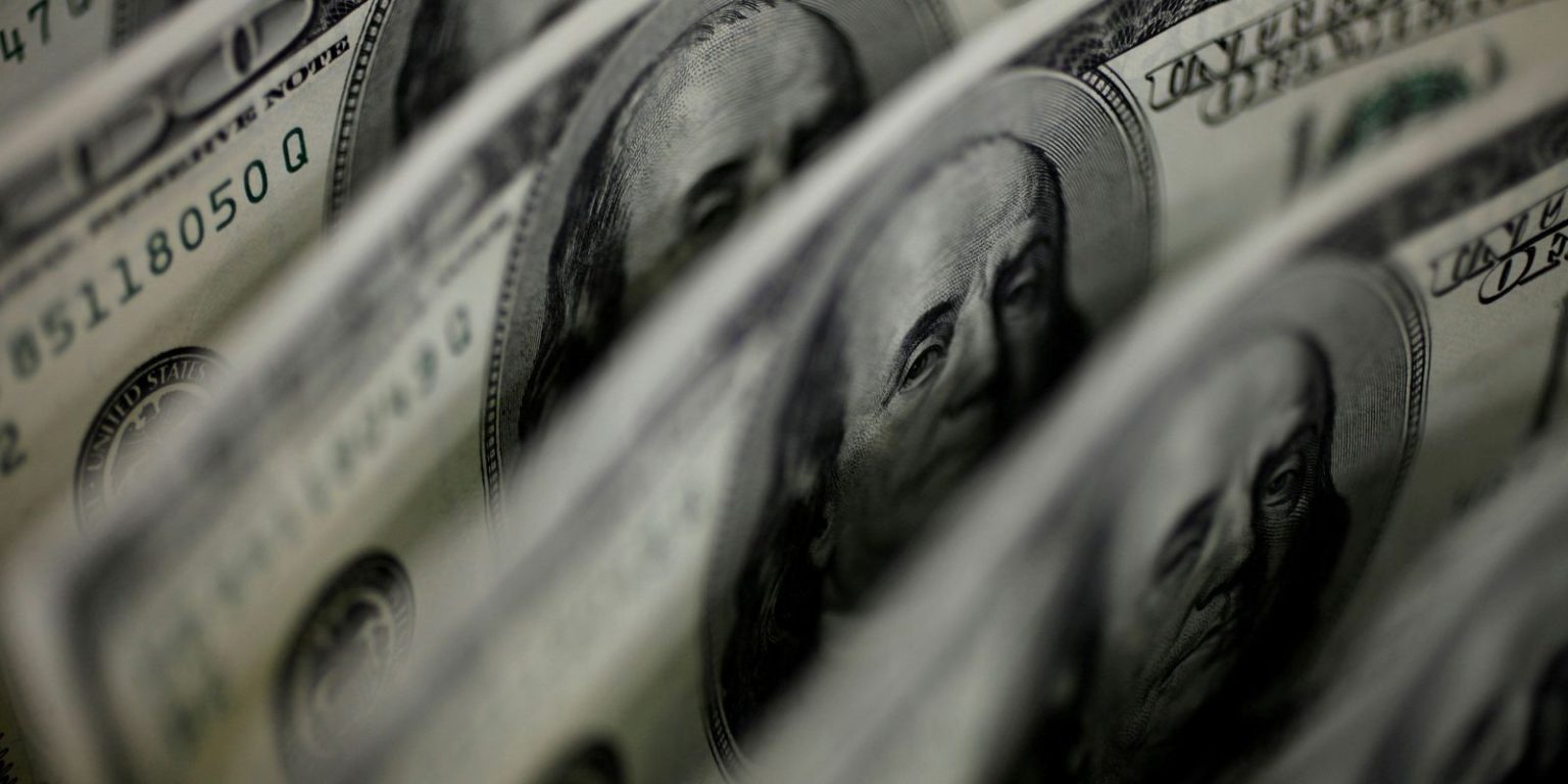 Mercado Brasileiro Reage a Tensões Globais: Dólar em Alta, Ibovespa Interrompe Ganhos e Petróleo Dispara