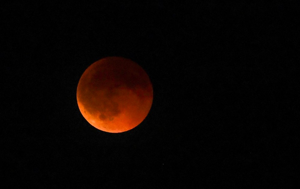Agosto de Eclipses: Um Espetáculo Celestial Duplo, com Evento Lunar Visível no Brasil