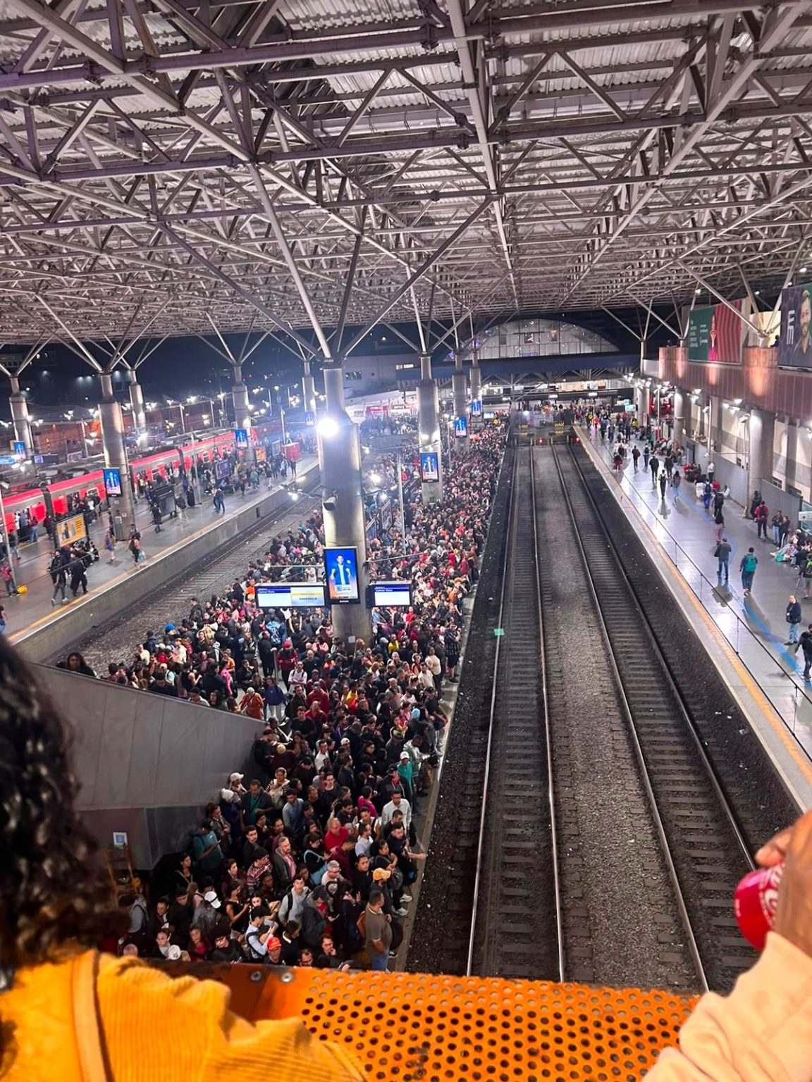 Nova Concessionária Enfrenta Crise nas Linhas de Trem: Interrupção de Energia Soma-se a Falhas Recorrentes
