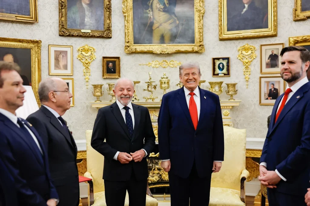 Diplomacia em Espera: Brasil Navega Impasse Comercial com EUA de Trump em Ano Eleitoral