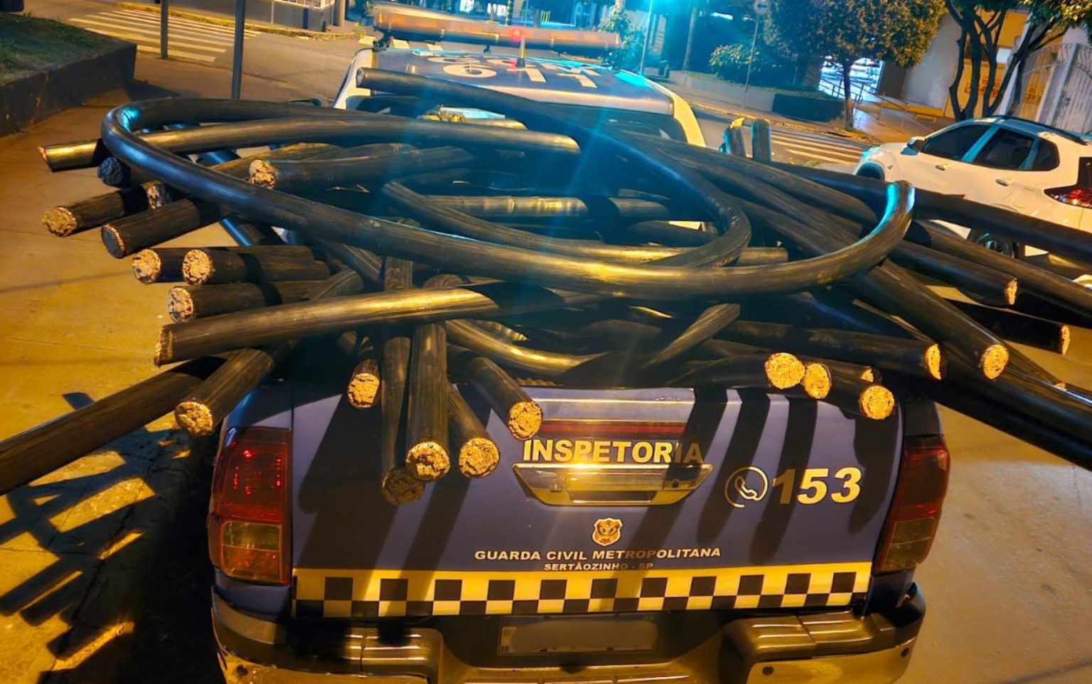 Homem é Preso em Sertãozinho por Tentativa de Furto de Meia Tonelada de Fios de Cobre; Quadrilha Foge