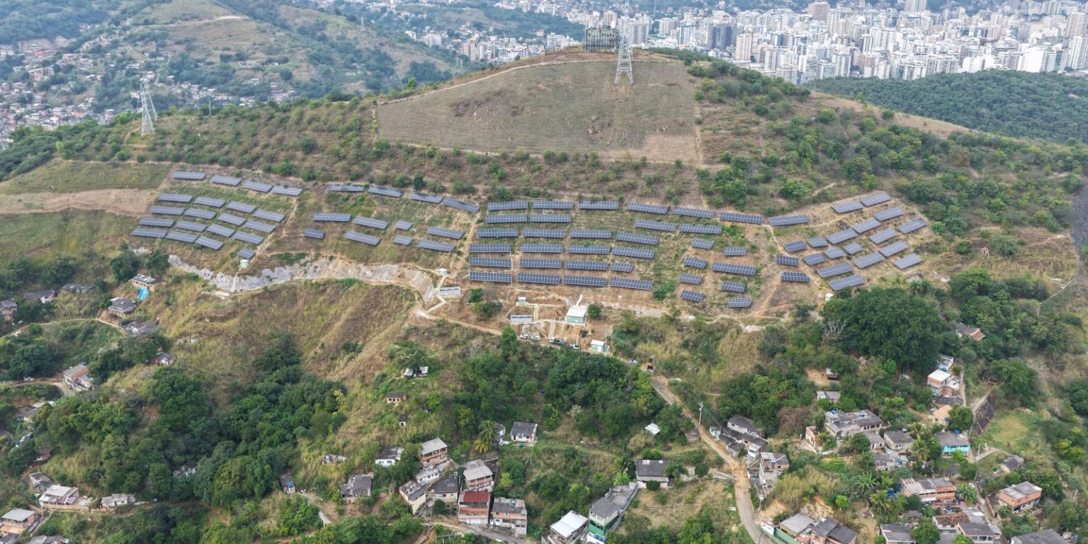 Niterói Inaugura Usina Solar Inovadora que Abastece Creches e Estabiliza Encostas
