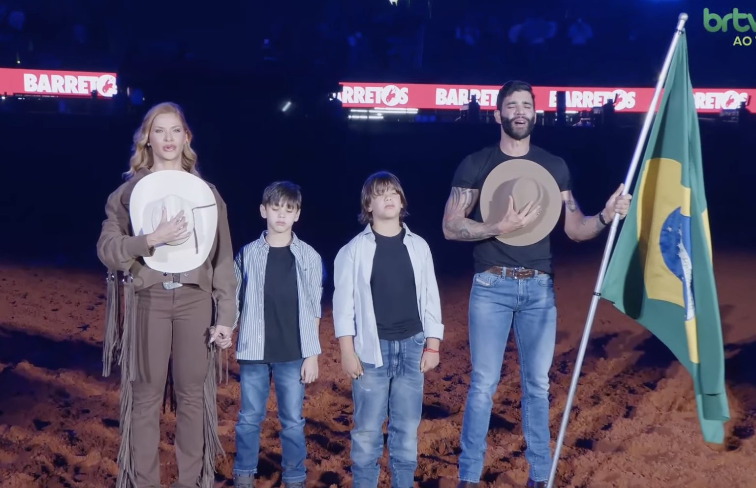 Emoção e Tradição: Família Lima Conduz Símbolo Nacional na Final da PBR em Barretos
