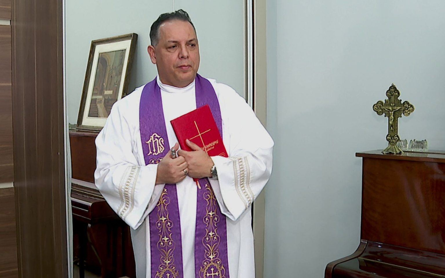 Exorcismo no Interior Paulista: Padre Detalha Realidade da Prática Longe dos Mitos de Hollywood
