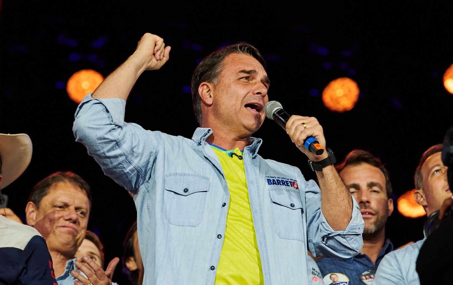 Flávio Bolsonaro Cancela Agenda em Ribeirão Preto Após Participação em Eventos de Campanha