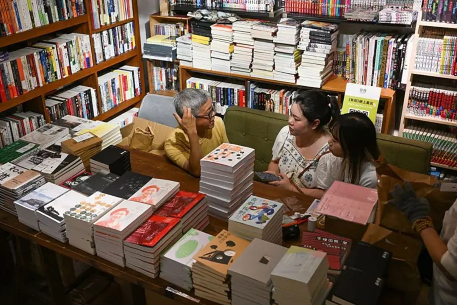 A Retirada da Liberdade: Livrarias Independentes de Hong Kong Sob Ataque do Governo Chinês