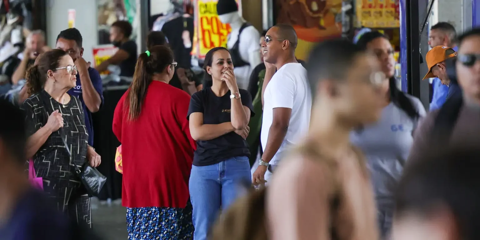 Economistas e Sociedade Civil Unem Forças por uma Economia Focada na Vida Real dos Brasileiros