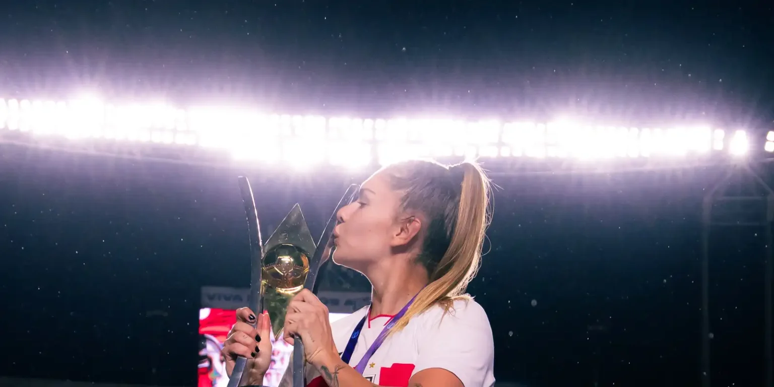 Zagueira Carol Gil, Campeã do Brasileirão, é Convocada para a Seleção Feminina