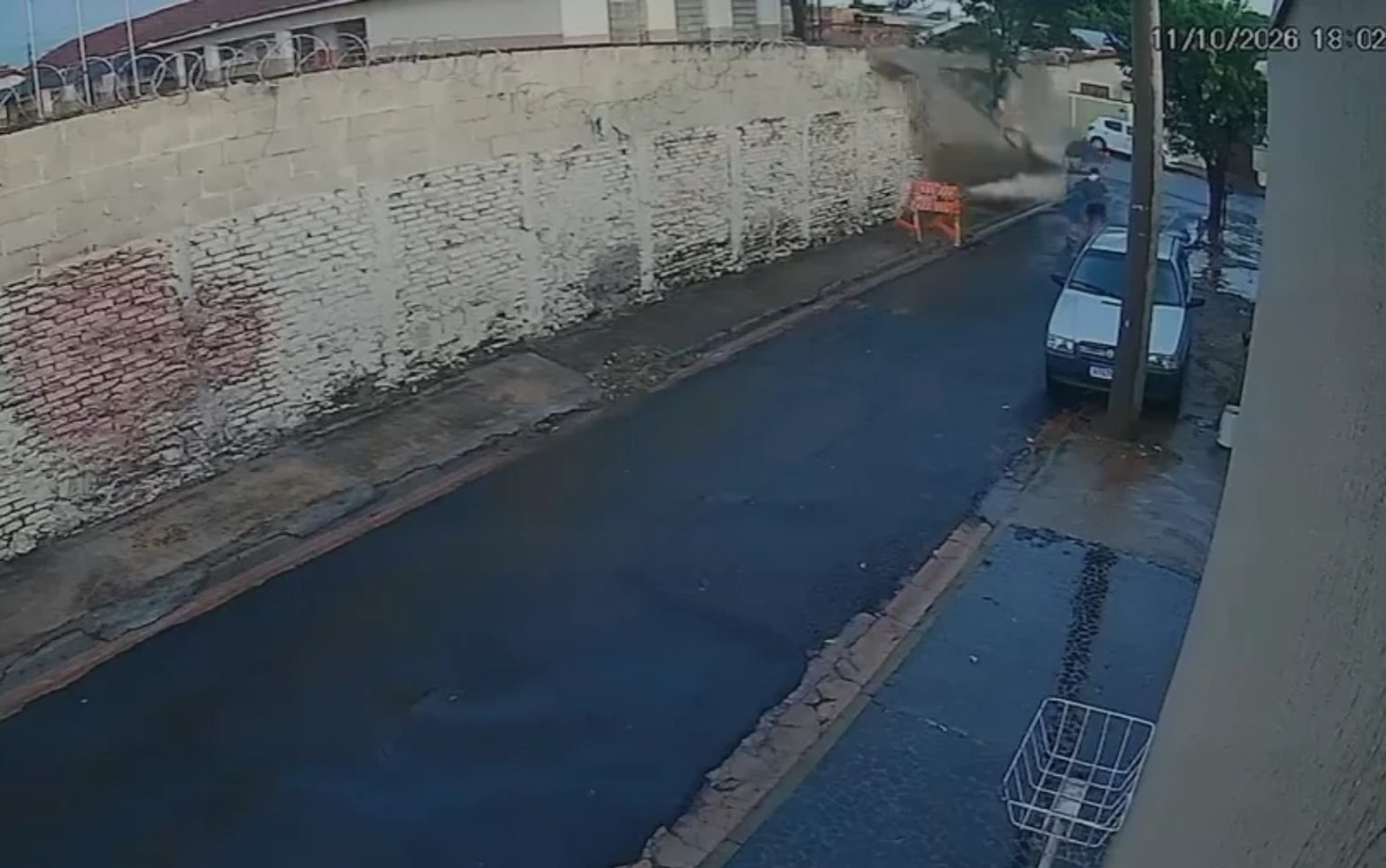 Muro de Escola Desaba em Jardinópolis Durante Temporal, Ferindo Criança