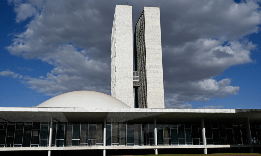 A Aprovação de Emendas Constitucionais: Entenda o Rigoroso Caminho no Congresso Nacional